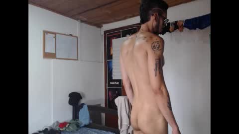 Julfigo online show from May 5, 2026, 6:38 pm