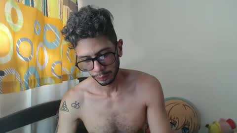 Julfigo online show from May 7, 2026, 6:46 pm