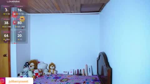 Juliana online show from October 24, 2025, 1:57 am