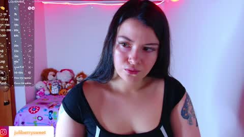 Juliana online show from May 10, 2026, 9:53 pm