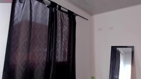 Juli Modelo Independiente online show from March 6, 2025, 4:17 pm