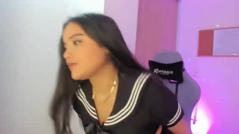 Snapshot of juli_santos_22 chatting on January 27, 2025, 12:58 pm juli_santos_22 online show from January 27, 2025, 12:58 pm
