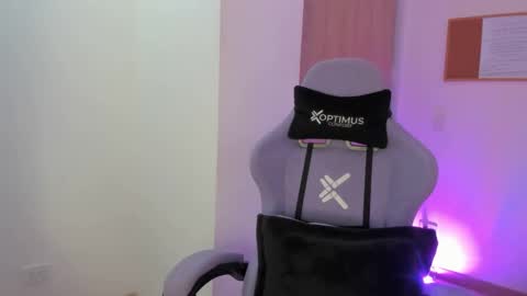 Snapshot of juli_santos_22 chatting on January 31, 2025, 6:14 pm juli_santos_22 online show from January 31, 2025, 6:14 pm