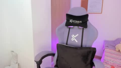 Snapshot of juli_santos_22 chatting on February 4, 2025, 6:27 pm juli_santos_22 online show from February 4, 2025, 6:27 pm