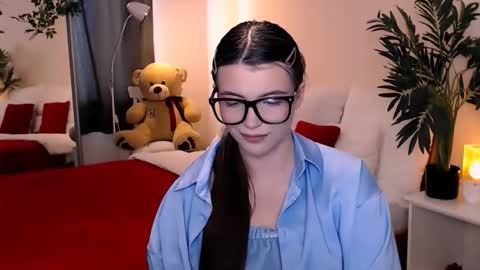 julia485262 online show from May 29, 2026, 8:23 am