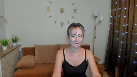 julia__cherry_ online show from December 24, 2024, 3:37 pm