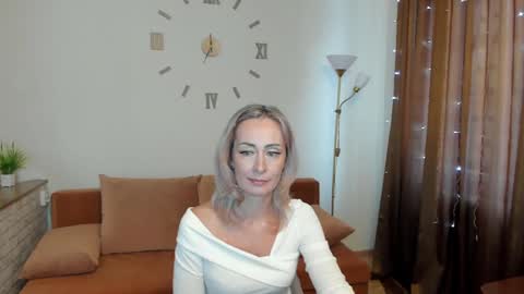 julia__cherry_ online show from December 28, 2024, 10:25 am