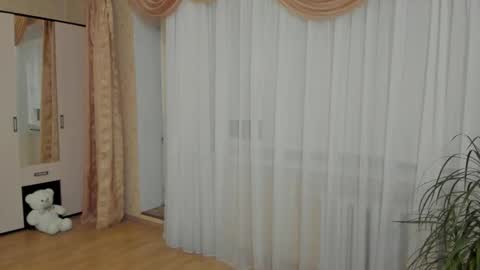 julia__cherry_ online show from March 1, 2025, 4:54 pm