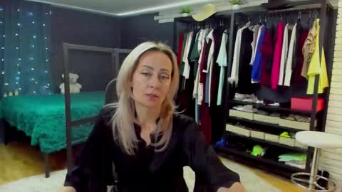 julia__cherry_ online show from January 11, 2026, 3:50 pm