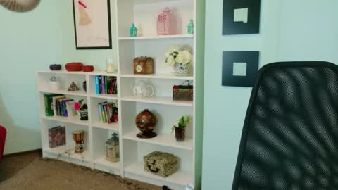JuliaJae online show from May 8, 2026, 6:52 am