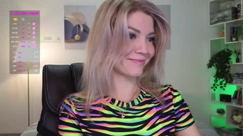 Cute online show from January 14, 2025, 7:53 pm