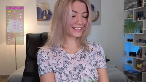 Cute online show from January 28, 2025, 1:38 pm