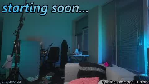 Snapshot of julia_jane chatting on April 9, 2026, 2:00 am Julia Jane online show from April 9, 2026, 2:00 am