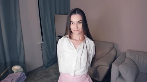 Snapshot of julia_jess chatting on October 17, 2025, 8:00 pm Evelin online show from October 17, 2025, 8:00 pm