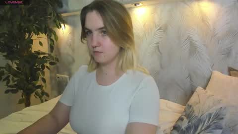 Snapshot of julia_jips chatting on September 25, 2025, 8:29 am Julia Jips online show from September 25, 2025, 8:29 am