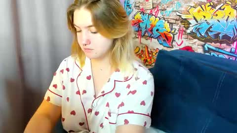 Snapshot of julia_jips chatting on October 15, 2025, 1:28 am Julia Jips online show from October 15, 2025, 1:28 am