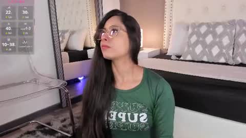 J U L IA   M A R T I N E Z online show from June 24, 2026, 11:42 am