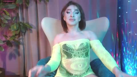 Julia online show from October 24, 2025, 5:31 pm