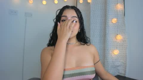 julia_strauns online show from January 3, 2025, 8:10 am