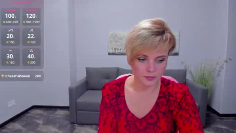 Julia online show from January 22, 2025, 1:32 pm