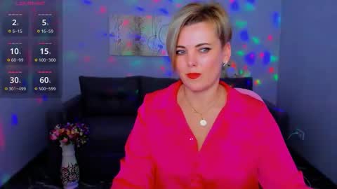 Julia online show from December 5, 2025, 12:58 pm