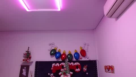 Julia online show from December 16, 2024, 12:16 pm