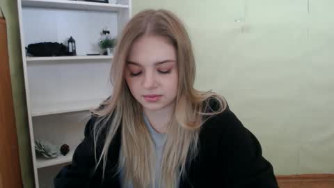 Snapshot of juliacrazy_ chatting on February 12, 2025, 5:47 am juliacrazy_ online show from February 12, 2025, 5:47 am