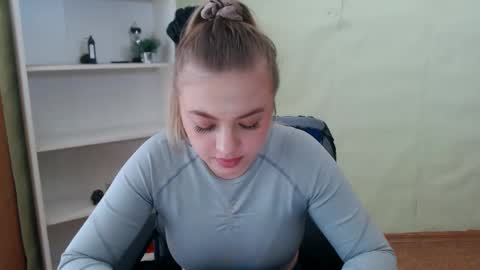 Snapshot of juliacrazy_ chatting on March 6, 2025, 9:25 am juliacrazy_ online show from March 6, 2025, 9:25 am