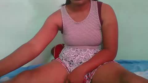 juliah02 online show from February 20, 2025, 5:55 am