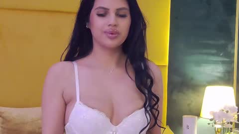 Julia online show from February 25, 2025, 12:36 am