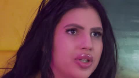 Julia online show from February 26, 2025, 8:11 pm