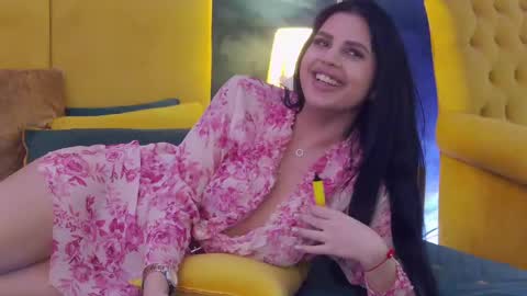 Julia online show from March 7, 2025, 8:44 pm