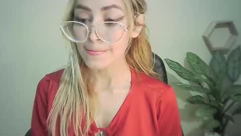 JuliaMack online show from March 1, 2025, 3:32 am