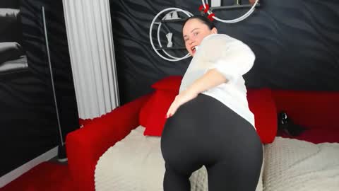 Snapshot of juliamillss chatting on September 18, 2025, 12:23 am juliamillss online show from September 18, 2025, 12:23 am