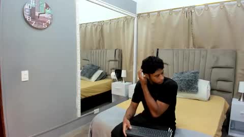 Snapshot of julian_billy chatting on January 15, 2025, 11:32 am julian billy online show from January 15, 2025, 11:32 am