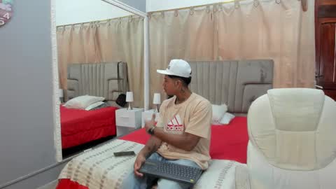 Snapshot of julian_billy chatting on January 31, 2025, 4:06 pm julian billy online show from January 31, 2025, 4:06 pm