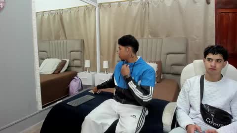 Snapshot of julian_billy chatting on February 6, 2025, 11:43 am julian billy online show from February 6, 2025, 11:43 am