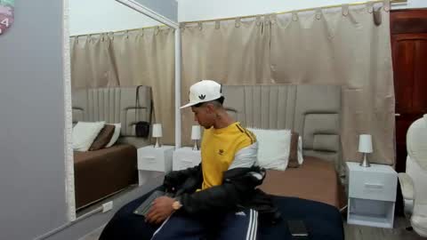 Snapshot of julian_billy chatting on February 10, 2025, 11:25 am julian billy online show from February 10, 2025, 11:25 am