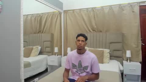 Snapshot of julian_billy chatting on March 1, 2025, 11:17 am julian billy online show from March 1, 2025, 11:17 am