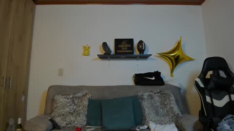 julian_wallace online show from November 28, 2025, 3:47 pm