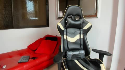 julian_wallace online show from March 17, 2026, 1:25 pm