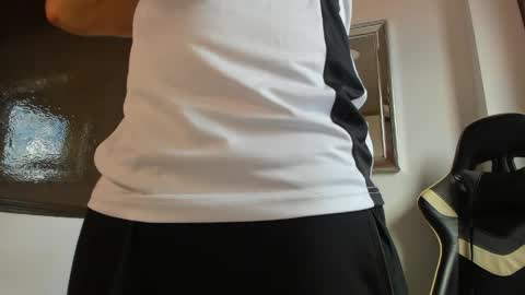 julian_wallace online show from May 3, 2026, 6:03 pm