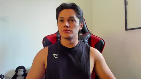 julian_wallace1 online show from June 25, 2026, 2:54 pm