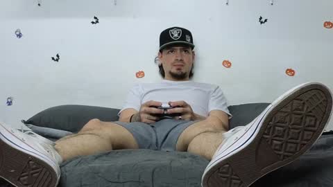 julian_whitee654 online show from January 16, 2025, 8:36 pm