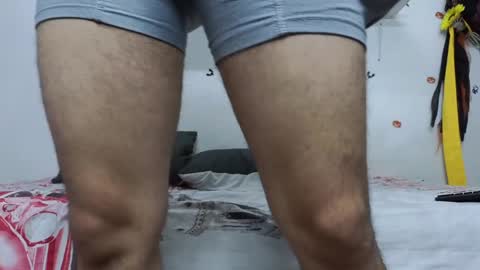 julian_whitee654 online show from January 21, 2025, 11:56 am