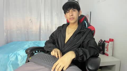 Julian online show from May 1, 2026, 7:07 pm