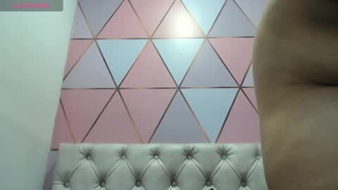 Snapshot of juliana_boobx chatting on December 11, 2024, 2:33 pm Juli online show from December 11, 2024, 2:33 pm