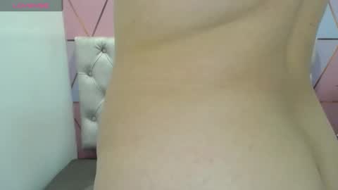 Snapshot of juliana_boobx chatting on January 21, 2025, 2:26 pm Juli online show from January 21, 2025, 2:26 pm
