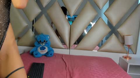 Snapshot of juliana_js_ chatting on December 11, 2024, 3:58 pm juliana_js_ online show from December 11, 2024, 3:58 pm