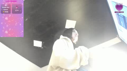 juliana_js_ online show from October 4, 2025, 11:52 am